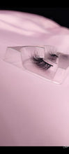 Load image into Gallery viewer, &quot;Champ&quot; Lashes
