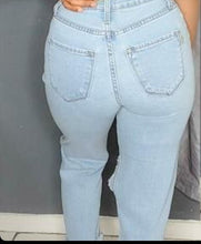 Load image into Gallery viewer, &quot;Mary&quot; Mom Jeans
